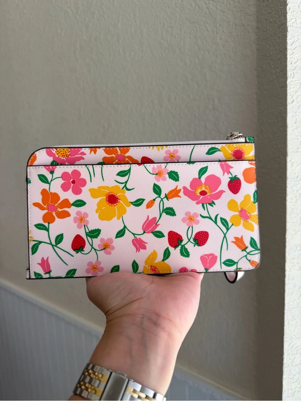 Kate Spade New York Strawberry Garden Medium L-Zip Wristlet